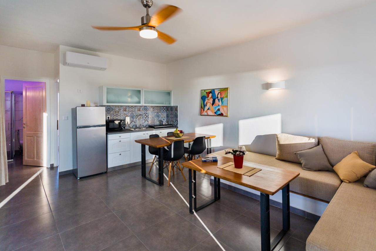 Dolce Vista - Sea View Apartments ปาริเกีย ภายนอก รูปภาพ