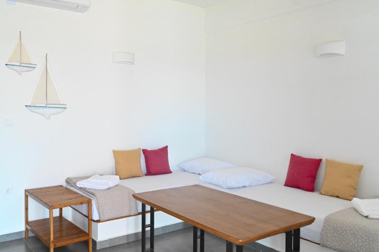 Dolce Vista - Sea View Apartments ปาริเกีย ภายนอก รูปภาพ